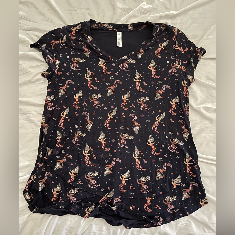 Used Size XL Latched Mama Maternity/Breastfeeding Mermaid T-shirt